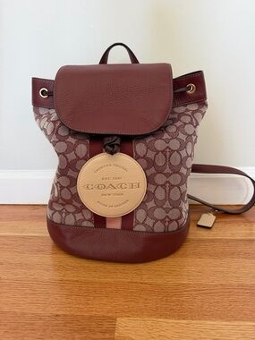 Coach Womens Signature Canvas Backpack in Burgundy